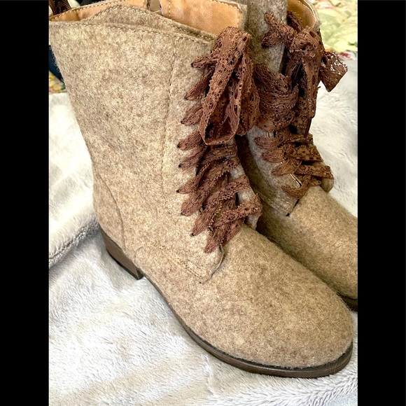 Muk Luks boots